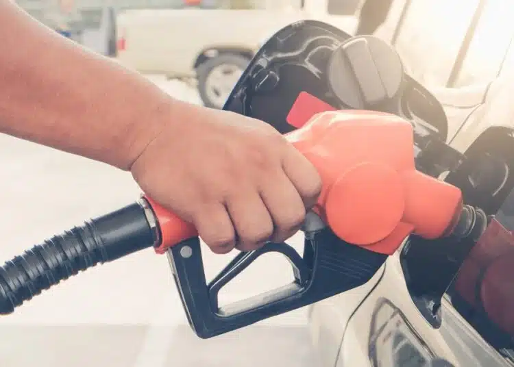 Ето как да спестите сума пари при зареждане от бензиностанция 1