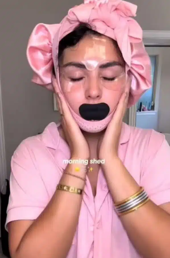 Мнозина лекари алармират за опасна мода, която идва от платформата TikTok, бъдете предупредени! 1