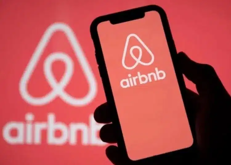 Необичайна гледка шокира туристи, които наеха апартамент в Airbnb (Снимка) 1