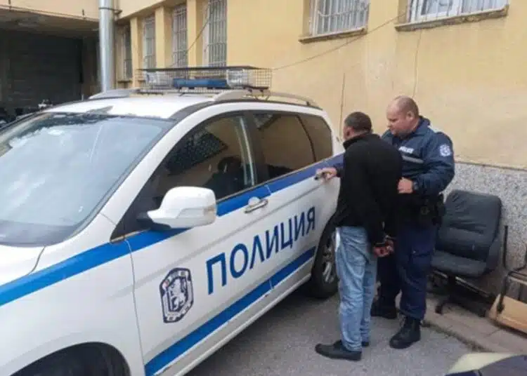 В Елин Пелин арестуваха четирима за купуване на гласове 1