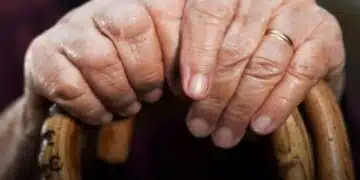 В Троян мъж помогна на баба, но в замяна открадна пенсията ѝ 11