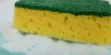 Как да избелите пластмасов перваз на прозорец с помощта на белина за коса: ще се изненадате 1