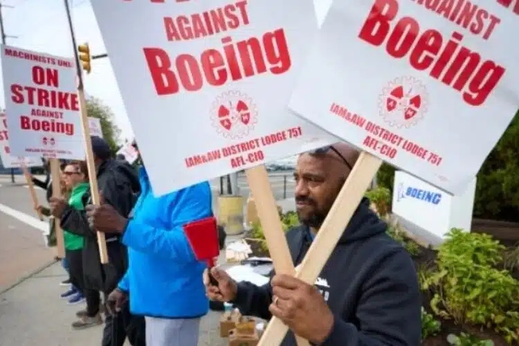 Boeing разпродава активи в отчаян опит да остане на повърхността 1