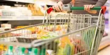 В Дупница жена си напазарува от известна верига магазини, но като видя екикета остана без думи (Снимка) 4