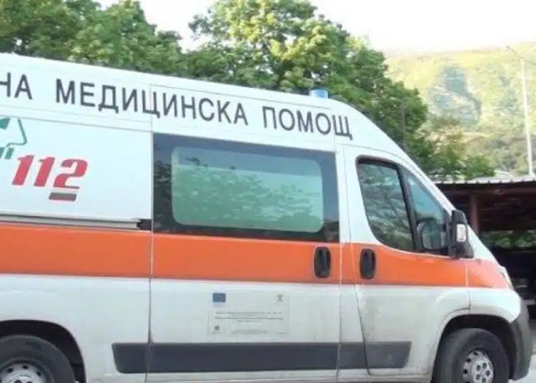 Ужасна трагедия в Бургаско! Тухлен зид затисна жена и последва фатален край 1
