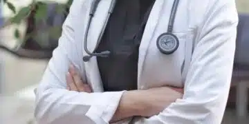 Вдигат ли заплатите на медицинските кадри в България? 11