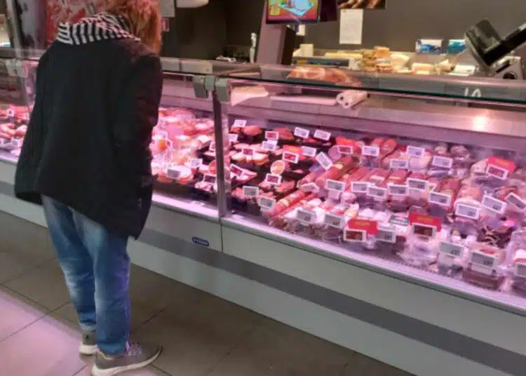 Минимална заплата: какви продукти можем да си купим с тези пари? 1 Минимална заплата: какви продукти можем да си купим с тези пари? 1