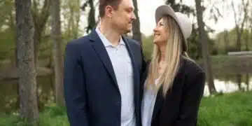 Искрено и лично: Всичко започна когато жена ми ме запозна с новата съседка, хубава и млада.. 10