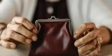 Нашият социален министър сподели информация, която касае мнозина, а именно за увеличението на пенсиите през 2025 година 6