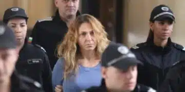 Срещу гаранция от 10 000 лв. пуснаха бившaтa шефкa нa Агенция „Митници“ Петя Банкова от ареста 7