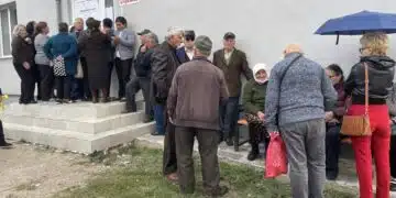 В Албания наши медици преглеждат безплатно 8