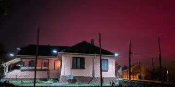 Уникално явление завладя небето над България – хиляди успяха да го видят СНИМКИ 11