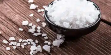 Ето защо трябва да сложите купа със сол на прозорците си през студените дни 2