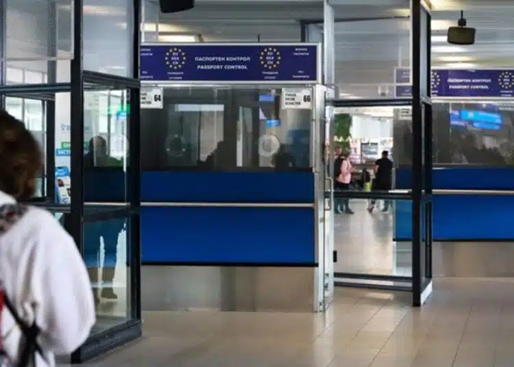 Вече при спор между родители, съдът спира извеждането на деца в чужбина 1