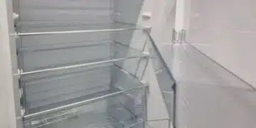 Защо не можете да поставите много храна на горния рафт на хладилника? 2