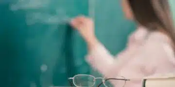 Заради новия бюджет учителите искат по-високи заплати, готови са за стачка 3