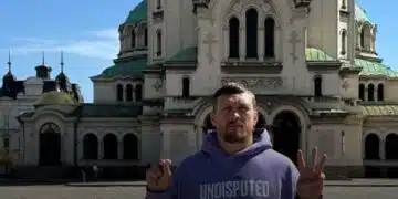 Световният шампион по бокс Олександър Усик е у нас : ето къде се снима 3