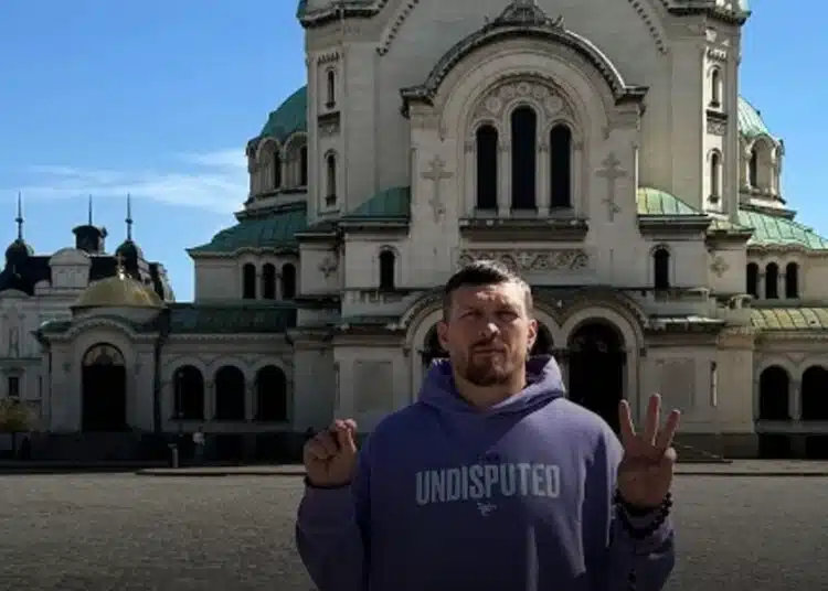Световният шампион по бокс Олександър Усик е у нас : ето къде се снима 1