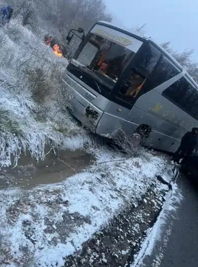 На Петрохан верижна катастрофа спря всичко, според шофьори – задръстването е километрично! СНИМКИ 3