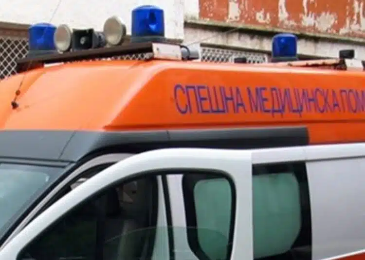 При обръщане на АТВ на черен път, млади момичета пострадаха сериозно 1