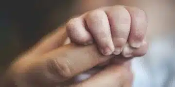 Вашето дете обича ли ви? 4 признака на любов от бебе 7