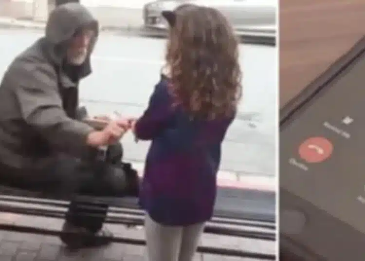 Добрият пример! Малко дете дава храната си на бездомен мъж, но след период от време се случило това 1