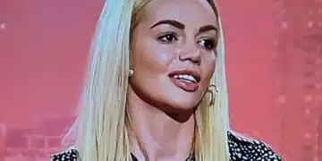 Хубава блондинка грабна 3 500 лв от предаването "Сделка или не" 11
