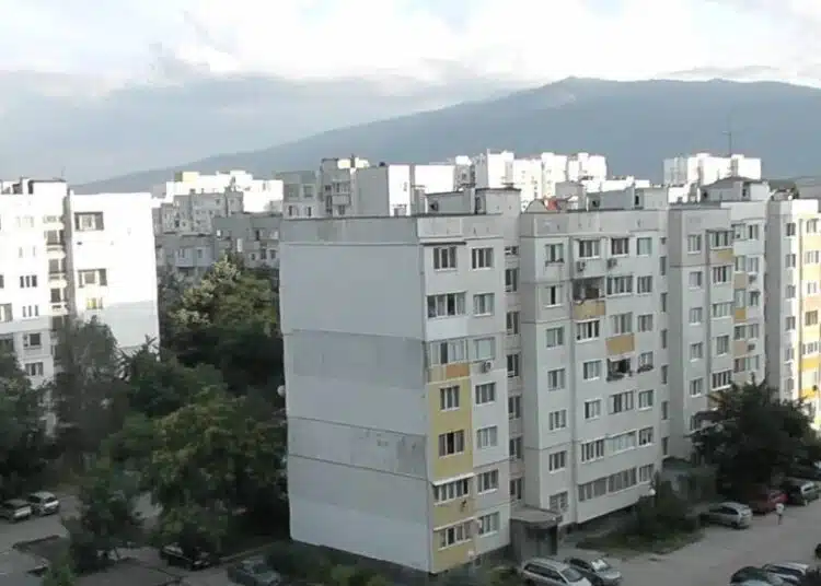Брокерите назоваха какво подбива цената на имота и как заради това може да се продаде на безценица 1