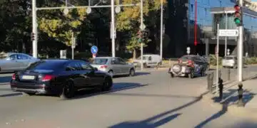 Изключителна гледка – такъв автомобил определено не се вижда всеки ден по родните улици! 3