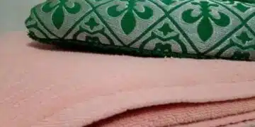 Защо не трябва да окачвате кухненски кърпи на вратата на фурната: всяка домакиня трябва да знае 13