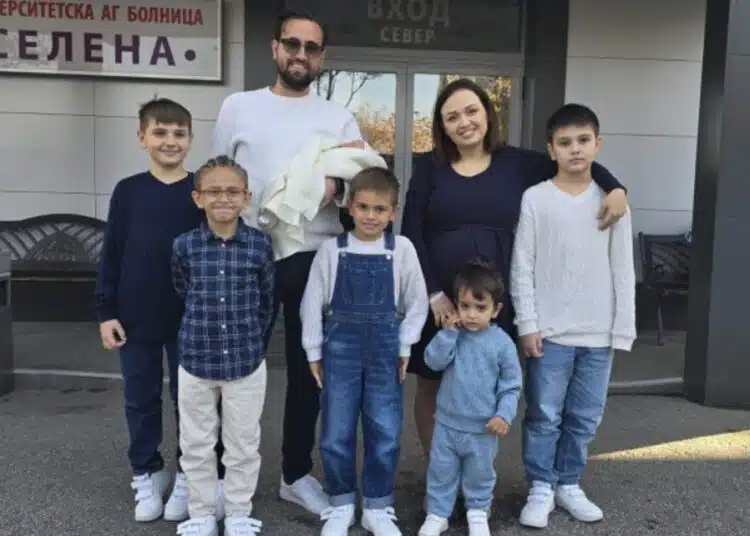 Чудото на живота! Жена от Пловдив стана майка за 6 път – всичките и дечица са момчета 1