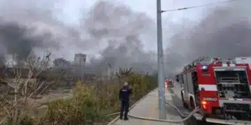 От преди малко! Два пожара в София – в близост до бившия месокомбинат „Родопа“ – на място 4 пожарни екипа СНИМКИ 4