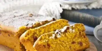Вкусен и нежен десерт с овесени ядки и пресни боровинки 1