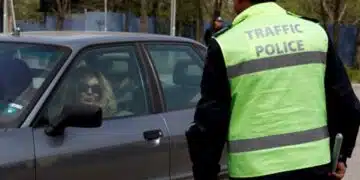 Решено е! Махат от предното стъкло на колата стикера за “Гражданска отговорност” 1