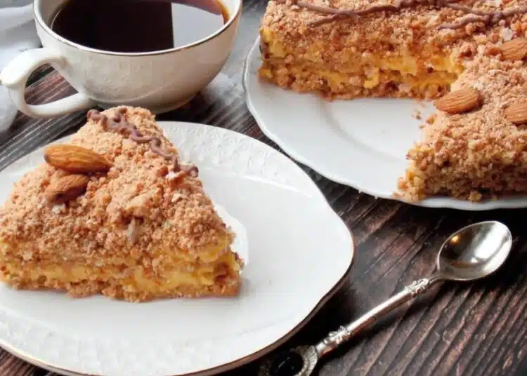 Ще украси масата за Нова година: как да направите вкусна торта с ядки 1
