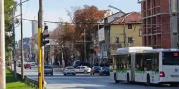 В столицата настана огромно задръстване по редица булеварди, заради спрения ток – светофари не работят 1