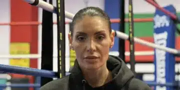 Бившата плеймейтка - Златка Димитрова с първи професионален боксов мач! Нека и пожелаем успех 1