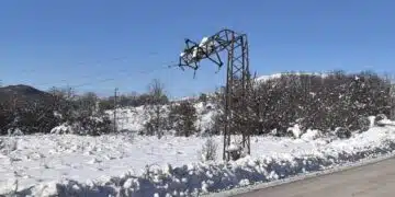 В някои части на страната ни хора са оставени за 6 ден без ток - осъмнали са на тъмно и студено 2