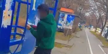 Добрият пример! Млад мъж впечатли мнозина с това, което направи (Снимка) 1