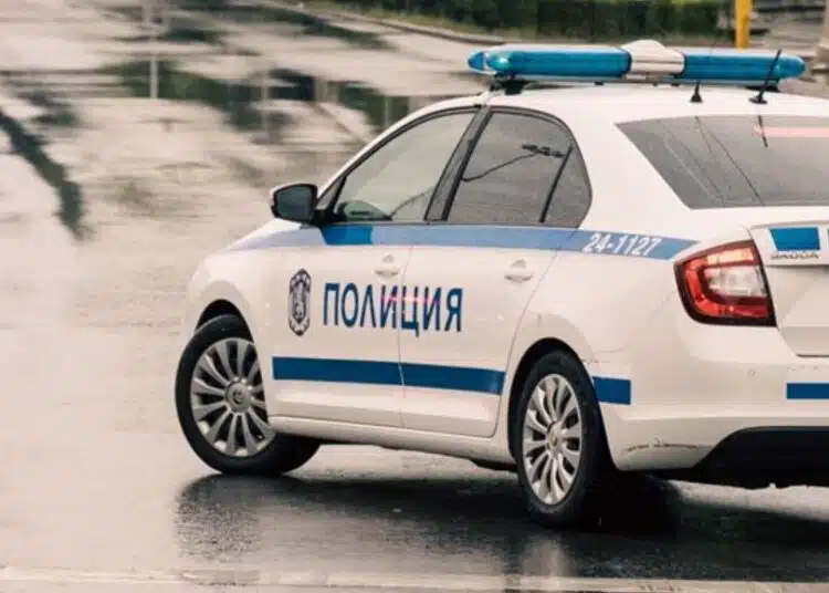 19 годишна шофьорка с блъсна с лекия си автомобил в автобус с пътници на автомагистрала „Струма“ 1 19 годишна шофьорка с блъсна с лекия си автомобил в автобус с пътници на автомагистрала „Струма“ 1