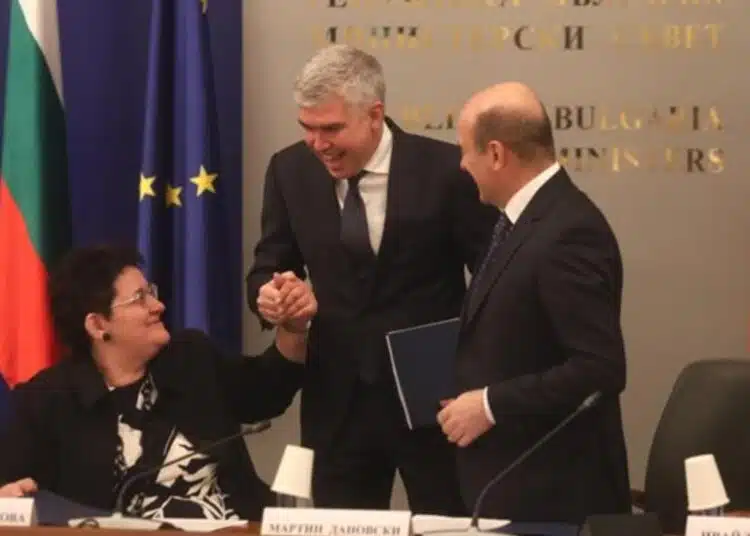 След като бизнесът попита за компенсации за скъпия ток, Петкова им отвърна, че ги има в бюджета 1