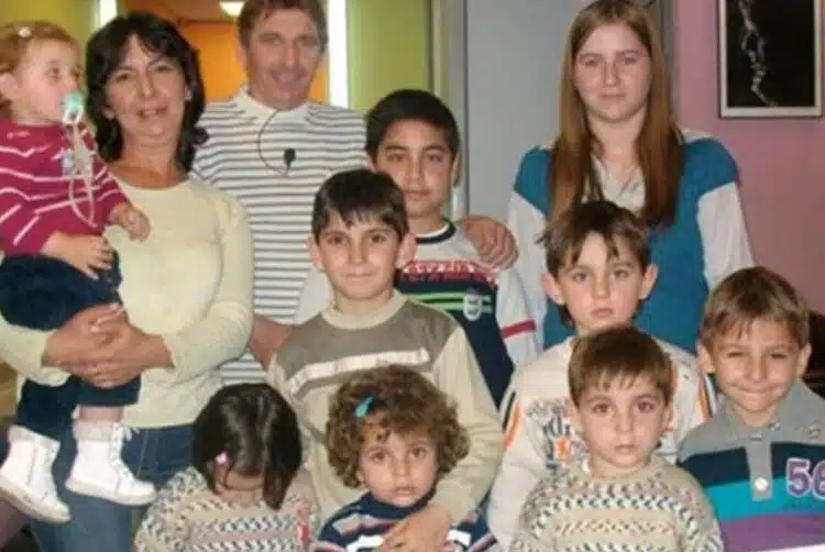 Цанка Павлова е най-многодетната майка у нас, тя сподели, че Слави Трифонов им подарил телевизори преди да стане политик 1