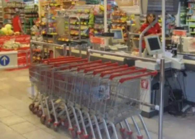 Без данни за срок на годност продават стоки в търговски вериги 1