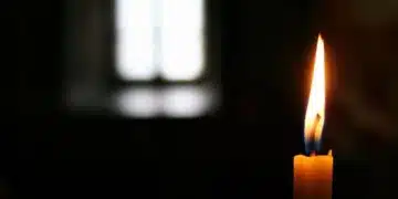 Огромна трагедия! 6 годишно момиченце оцеля по чудо в катастрофа с малък самолет, но татко ѝ загина 1