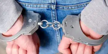 В Силистра арестуваха 24-годишен мъж, който мамил хора с бързи кредити 11