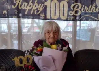 Баба Манда е на 100 години и сподели своята рецепта за дълголетие 7