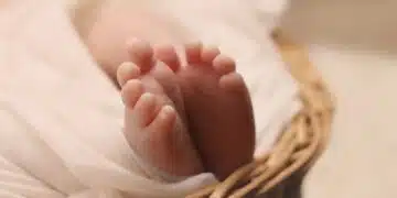 Неописуема трагедия с бебе в Царево – задържаха родителите му 1