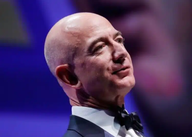 Джеф Безос изглежда 60/40: каква е тайната на младостта на основателя на Amazon 1