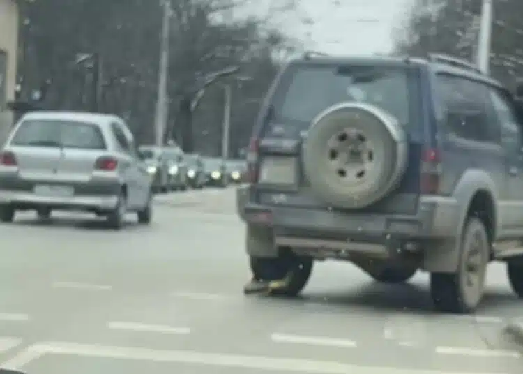 Пълен абсурд! У нас джип със скоба на гумата безгрижно шофира из София 1