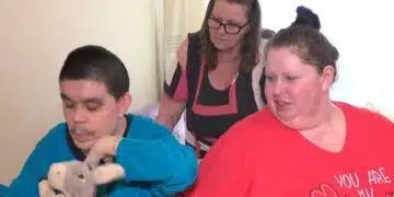 Нека помогнем! 47-годишна майка на син с увреждане има нужда от помощ, за да проходи 1